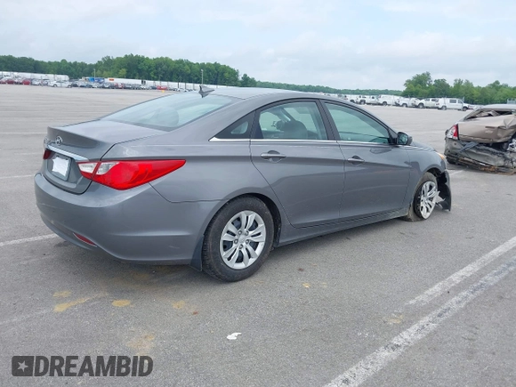 2013 Hyundai Sonata GLS z VIN 5NPEB4ACXDH569785, wystawiony jako IAAI lot #39392769 z przebiegiem 69 934 mil mil oraz . Historia ofert i sprzedaży dostępna na DreamBid. Obrazek 4.