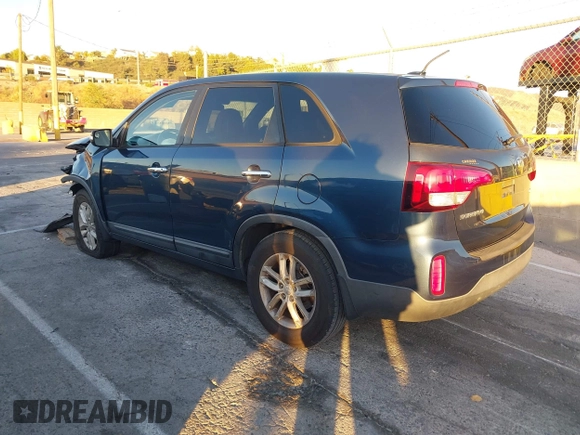 2015 Kia Sorento LX with VIN 5XYKT3A69FG607845, listed as a IAAI auction lot 40806894 with 102,416 mi miles and . Bid and sale history available at DreamBid. Image 3.