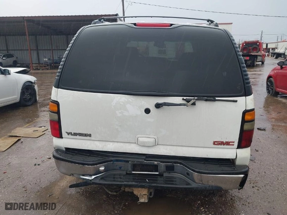 2005 GMC Yukon SLT with VIN 1GKEK13TX5R105664, listed as a IAAI auction lot 41285001 with 494,700 mi miles. Bid and sale history available at carsss.com. Image 16.