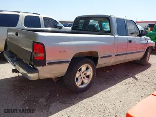 2000 Dodge Ram 1500 with VIN 1B7HC13Y0YJ136863, listed as a IAAI auction lot 42003915 with 1 mi miles. Bid and sale history available at carsss.com. Image 4.