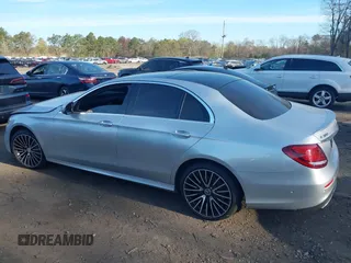 2019 Mercedes-Benz E 300 with VIN WDDZF4KB0KA588433, listed as a IAAI auction lot 42078946 with 68,552 mi miles and . Bid and sale history available at DreamBid. Image 13.