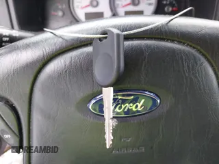 2005 Ford Escape Limited z VIN 1FMCU94195KB15941, wystawiony jako IAAI lot #42182691 z przebiegiem 193 304 mil mil oraz . Historia ofert i sprzedaży dostępna na DreamBid. Obrazek 11.