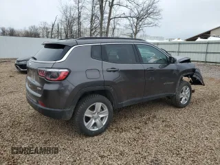 2022 Jeep Compass Latitude with VIN 3C4NJDBB5NT104566, listed as a Copart auction lot 50793525 with 15,817 mi miles and Salvage Title. Bid and sale history available at DreamBid. Image 3.