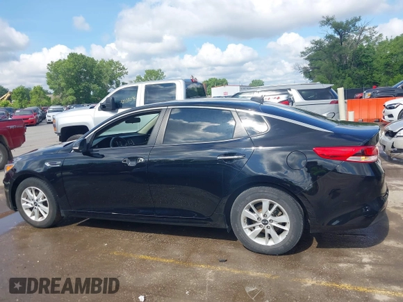 2017 Kia Optima LX z VIN 5XXGT4L35HG152515, wystawiony jako IAAI lot #42366917 z przebiegiem 102 256 mil mil oraz . Historia ofert i sprzedaży dostępna na DreamBid. Obrazek 14.