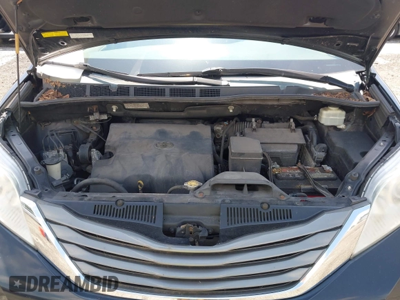 2013 Toyota Sienna XLE z VIN 5TDDK3DC8DS064047, wystawiony jako IAAI lot #42755455 z przebiegiem 143 604 mil mil oraz . Historia ofert i sprzedaży dostępna na DreamBid. Obrazek 10.