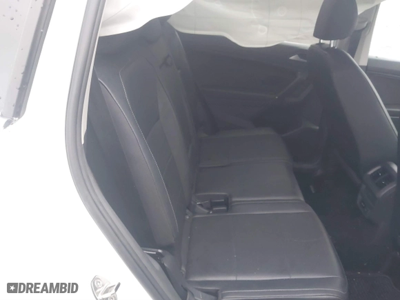 2020 Volkswagen Tiguan SE with VIN 3VV2B7AX2LM086681, listed as a IAAI auction lot 41522520 with 47,862 mi miles. Bid and sale history available at carsss.com. Image 8.