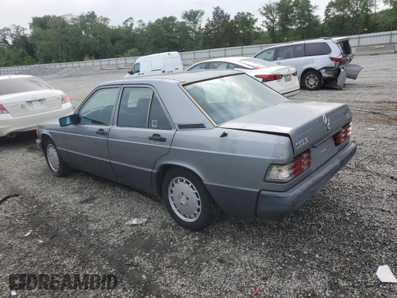 1991 Mercedes-Benz 190 z VIN WDBDA29D3MF767780, wystawiony jako Copart lot #57215785 z przebiegiem 200 216 mil mil oraz Tytuł czysty. Historia ofert i sprzedaży dostępna na DreamBid. Obrazek 2.