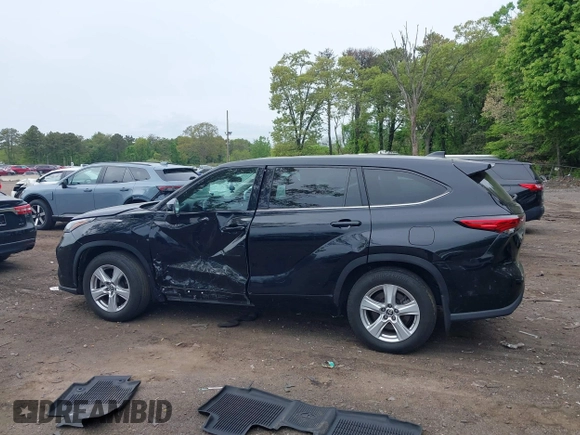 2022 Toyota Highlander LE with VIN 5TDBZRBH6NS194608, listed as a IAAI auction lot 42258410 with 92,047 mi miles and . Bid and sale history available at DreamBid. Image 14.