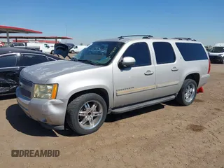 2007 Chevrolet Suburban LT with VIN 1GNFC16J87J230680, listed as a IAAI auction lot 42111804 with 1 mi miles. Bid and sale history available at carsss.com. Image 2.