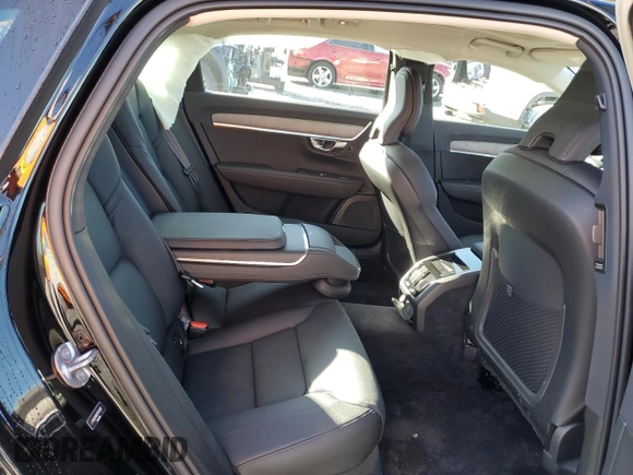 2023 Volvo S90 Plus z VIN LVY062MN0PP351307, wystawiony jako Copart lot #40932624 z przebiegiem 6 018 mil mil oraz . Historia ofert i sprzedaży dostępna na DreamBid. Obrazek 10.