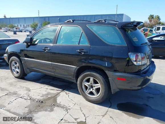 2002 Lexus RX 300 with VIN JTJHF10UX20283663, listed as a IAAI auction lot 41828387 with 169,613 mi miles. Bid and sale history available at carsss.com. Image 3.