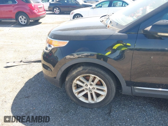 2013 Ford Explorer XLT with VIN 1FM5K7D83DGA52899, listed as a IAAI auction lot 42130601 with 177,551 mi miles. Bid and sale history available at carsss.com. Image 6.