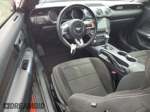 2015 Ford Mustang V6 z VIN 1FA6P8AM6F5388679, wystawiony jako Copart lot #58469525 z przebiegiem 69 819 mil mil oraz Szkoda całkowita • Salvage title. Historia ofert i sprzedaży dostępna na DreamBid. Obrazek 8.