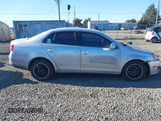 2006 Volkswagen Jetta 2.5L с VIN 3VWSF71KX6M625881, выставлен на аукционе IAAI как лот 41435542 с пробегом 232 897 миль миль и . История ставок и продаж доступна на DreamBid. Изображение 13.