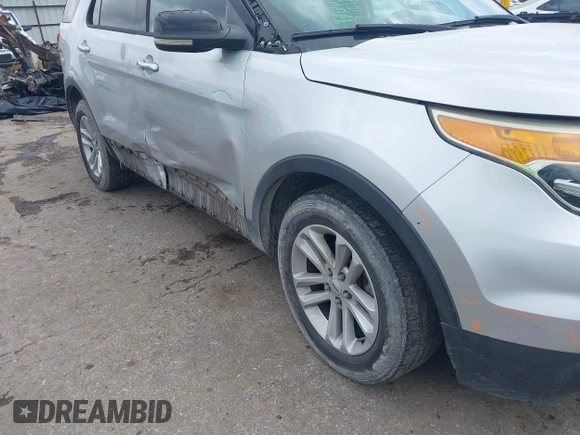 2013 Ford Explorer XLT z VIN 1FM5K7D84DGA93803, wystawiony jako IAAI lot #42131061 z przebiegiem 142 692 mil mil oraz . Historia ofert i sprzedaży dostępna na DreamBid. Obrazek 6.
