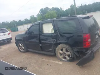 2007 Chevrolet Tahoe LT z VIN 1GNFK13097R132998, wystawiony jako IAAI lot #42257393 z przebiegiem 288 126 mil mil oraz . Historia ofert i sprzedaży dostępna na DreamBid. Obrazek 13.