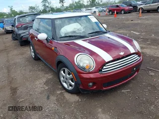 2009 MINI Hardtop z VIN WMWMF33599TW72771, wystawiony jako IAAI lot #42225326 z przebiegiem 94 014 mil mil oraz . Historia ofert i sprzedaży dostępna na DreamBid. Obrazek 1.