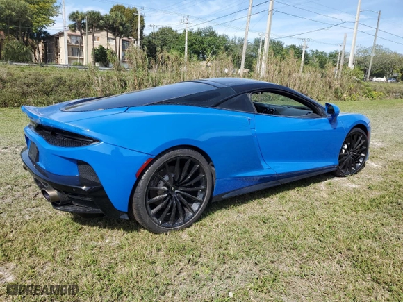 2020 McLaren GT with VIN SBM22GCA8LW000692, listed as a Copart auction lot 44749324 with NaN miles and Non Repairable. Bid and sale history available at carsss.com. Image 3.