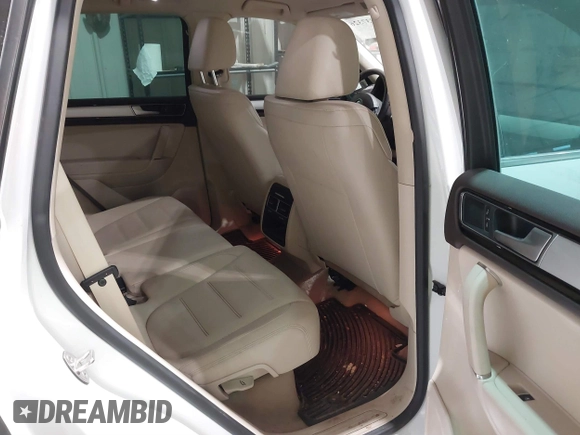 2016 Volkswagen Touareg Sport с VIN WVGEF9BP2GD010630, выставлен на аукционе IAAI как лот 41837326 с пробегом 178 640 миль миль и . История ставок и продаж доступна на DreamBid. Изображение 8.