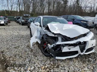 2017 Alfa Romeo Giulia Ti with VIN ZARFAEEN1H7552950, listed as a Copart auction lot 67524392 with 45,009 mi miles. Bid and sale history available at carsss.com. Image 4.