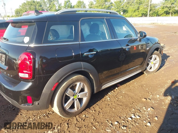 2019 MINI Countryman Cooper with VIN WMZYV5C58K3F57882, listed as a IAAI auction lot 42637510 with 86,770 mi miles and . Bid and sale history available at DreamBid. Image 4.
