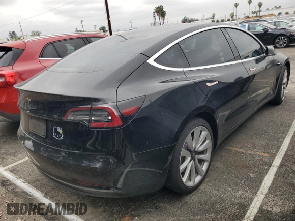 2020 Tesla Model 3 Standard Range Plus z VIN 5YJ3E1EA7LF614006, wystawiony jako Copart lot #53491465 z przebiegiem 51 170 mil mil oraz Czysty tytuł • Clean title. Historia ofert i sprzedaży dostępna na DreamBid. Obrazek 3.