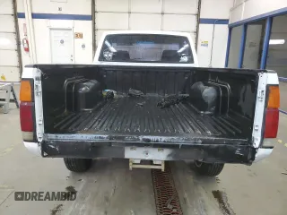 1986 Nissan Hardbody E z VIN JN6ND11S8GW026883, wystawiony jako Copart lot #84040874 z przebiegiem 193 104 mil mil oraz Szkody całkowita. Historia ofert i sprzedaży dostępna na DreamBid. Obrazek 6.