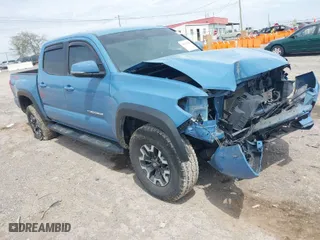 2019 Toyota Tacoma 4WD SR with VIN 3TMCZ5AN0KM260201, listed as a IAAI auction lot 42017048 with 49,216 mi miles. Bid and sale history available at carsss.com. Image 1.