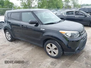2015 Kia Soul z VIN KNDJN2A28F7121506, wystawiony jako IAAI lot #42449397 z przebiegiem 91 983 mil mil oraz . Historia ofert i sprzedaży dostępna na DreamBid. Obrazek 1.