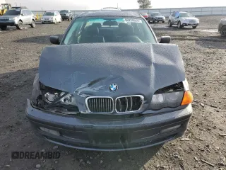 2001 BMW 3 Series 325i with VIN WBAAV33461FU77470, listed as a Copart auction lot 80228054 with 0 mi miles and Salvage Title. Bid and sale history available at carsss.com. Image 5.