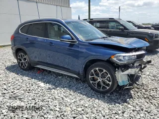 2021 BMW X1 sDrive28i z VIN WBXJG7C06M5S00879, wystawiony jako Copart lot #55572445 z przebiegiem 28 252 mil mil oraz Tytuł czysty. Historia ofert i sprzedaży dostępna na DreamBid. Obrazek 4.