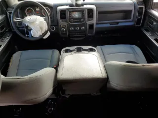 2016 Ram 1500 Tradesman z VIN 1C6RR6KG9GS243239, wystawiony jako Copart lot #84681524 z przebiegiem 150 838 mil mil oraz Szkoda całkowita • Salvage title. Historia ofert i sprzedaży dostępna na DreamBid. Obrazek 8.