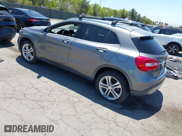 2017 Mercedes-Benz GLA 250 z VIN WDCTG4EB6HJ303262, wystawiony jako IAAI lot #42236512 z przebiegiem 59 681 mil mil oraz . Historia ofert i sprzedaży dostępna na DreamBid. Obrazek 3.