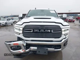 2024 Ram 2500 Laramie z VIN 3C6UR5NL7RG143695, wystawiony jako IAAI lot #41504981 z przebiegiem 6 511 mil mil oraz . Historia ofert i sprzedaży dostępna na DreamBid. Obrazek 13.
