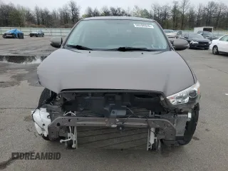 2019 Mitsubishi Outlander ES z VIN JA4AR3AU7KU014836, wystawiony jako Copart lot #55296935 z przebiegiem 14 378 mil mil oraz Szkody całkowita. Historia ofert i sprzedaży dostępna na DreamBid. Obrazek 5.
