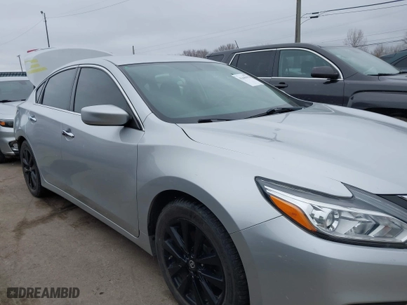 2018 Nissan Altima 2.5 SL with VIN 1N4AL3AP9JC199760, listed as a IAAI auction lot 41449452 with 130,233 mi miles. Bid and sale history available at carsss.com. Image 13.