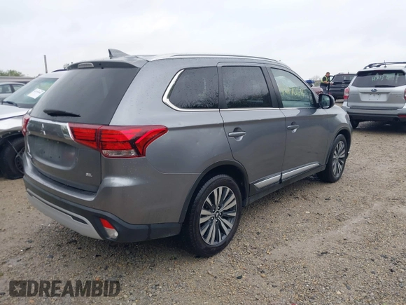 2020 Mitsubishi Outlander SE z VIN JA4AD3A31LJ001086, wystawiony jako IAAI lot #42170611 z przebiegiem 88 367 mil mil oraz . Historia ofert i sprzedaży dostępna na DreamBid. Obrazek 4.