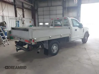2017 Ford F-250 XL z VIN 1FDBF2A60HEC99876, wystawiony jako IAAI lot #42468271 z przebiegiem 81 478 mil mil oraz . Historia ofert i sprzedaży dostępna na DreamBid. Obrazek 4.