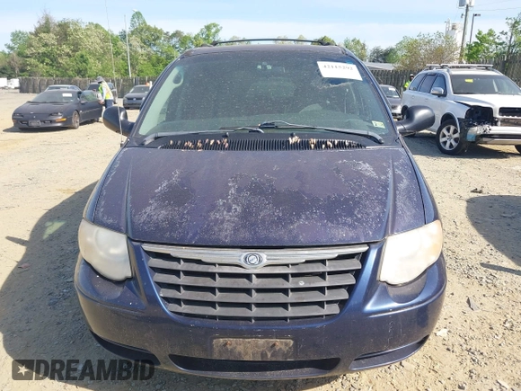 2005 Chrysler Town & Country LX with VIN 2C4GP44R45R232608, listed as a IAAI auction lot 42115292 with 145,502 mi miles. Bid and sale history available at carsss.com. Image 6.