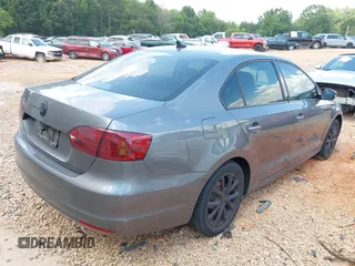 2012 Volkswagen Jetta SE with VIN 3VWDX7AJ6CM377136, listed as a IAAI auction lot 42645975 with 81,904 mi miles and . Bid and sale history available at DreamBid. Image 4.
