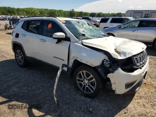 2017 Jeep Compass Latitude with VIN 3C4NJDBB1HT646414, listed as a Copart auction lot 53825075 with 81,593 mi miles and Salvage Title. Bid and sale history available at carsss.com. Image 4.