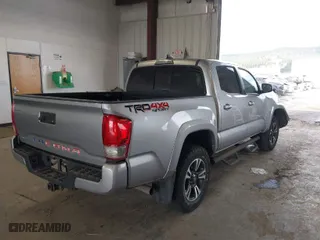 2017 Toyota Tacoma SR5 with VIN 3TMCZ5AN1HM046326, listed as a IAAI auction lot 41808776 with 96,021 mi miles. Bid and sale history available at carsss.com. Image 4.