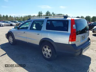 2006 Volvo XC70 with VIN YV4SZ592261208896, listed as a IAAI auction lot 42117065 with 182,692 mi miles. Bid and sale history available at carsss.com. Image 3.