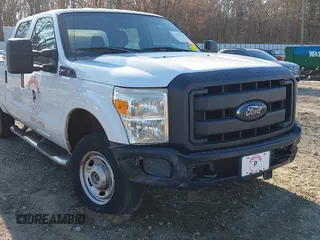 2016 Ford F-250 Lariat z VIN 1FT7W2B67GEC39794, wystawiony jako IAAI lot #41657419 z przebiegiem 270 641 mil mil oraz . Historia ofert i sprzedaży dostępna na DreamBid. Obrazek 6.