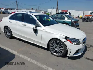 2021 Mercedes-Benz C 300 z VIN W1KWF8DBXMR625290, wystawiony jako IAAI lot #41843117 z przebiegiem 58 861 mil mil oraz . Historia ofert i sprzedaży dostępna na DreamBid. Obrazek 1.