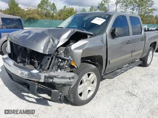 2007 Chevrolet Silverado 1500 LT w/1LT with VIN 3GCEC13J27G510315, listed as a IAAI auction lot 41509767 with 273,602 mi miles. Bid and sale history available at carsss.com. Image 6.