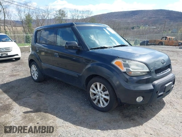 2010 Kia Soul + with VIN KNDJT2A29A7038620, listed as a IAAI auction lot 41989573 with 141,312 mi miles. Bid and sale history available at carsss.com. Image 1.