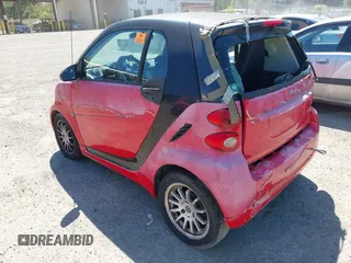 2012 Smart fortwo Pure z VIN WMEEJ3BA6CK527612, wystawiony jako IAAI lot #42750164 z przebiegiem Nie podano mil oraz . Historia ofert i sprzedaży dostępna na DreamBid. Obrazek 3.