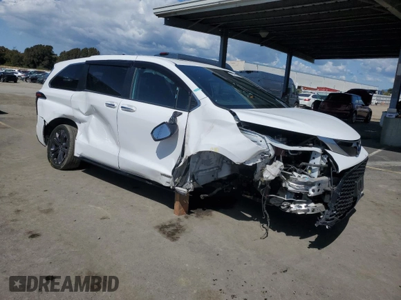 2021 Toyota Sienna XSE with VIN 5TDXRKEC3MS005215, listed as a Copart auction lot 51826915 with 89,078 mi miles and Clean Title. Bid and sale history available at DreamBid. Image 4.