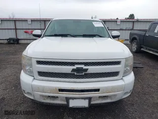 2010 Chevrolet Silverado 1500 LT with VIN 1GCSKSE36AZ137555, listed as a IAAI auction lot 41655037 with 139,574 mi miles. Bid and sale history available at carsss.com. Image 13.